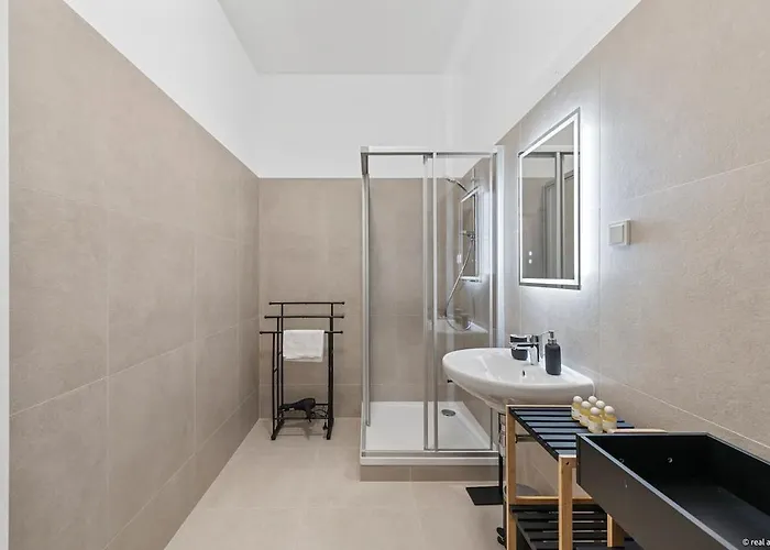 Nuell Residences 21 - 2 Bedrooms With Parking Space Viena